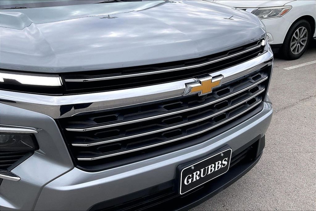 Used 2025 Chevrolet Traverse LT image 39