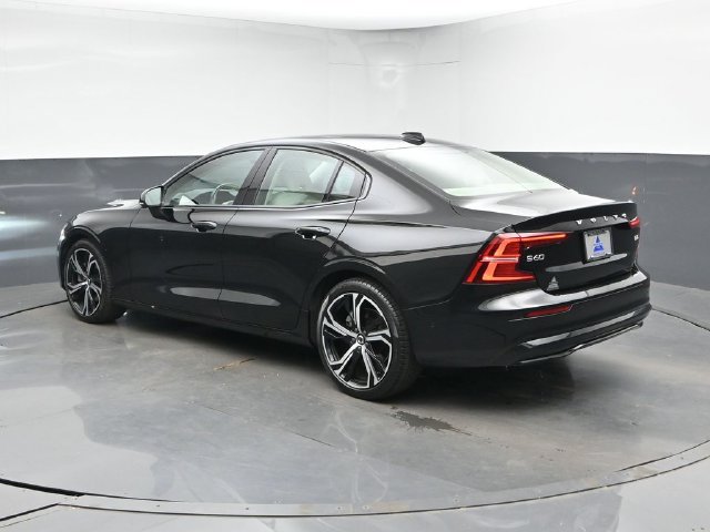Used 2023 Volvo S60 B5 Ultimate w/ Protection Package Premier FWD image 8