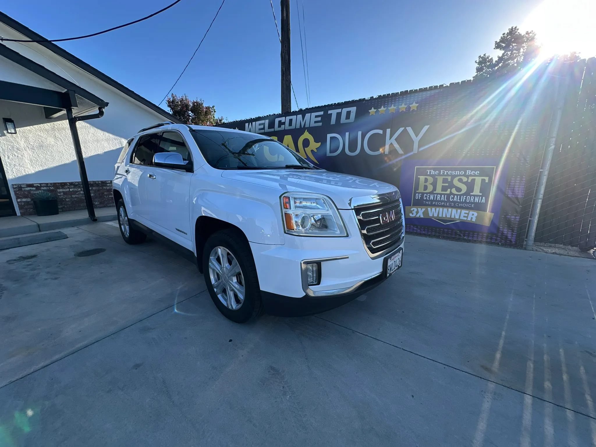 Used 2017 GMC Terrain SLT FWD image 2