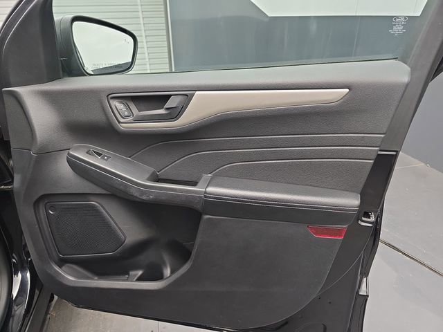 Used 2022 Ford Escape SE image 50