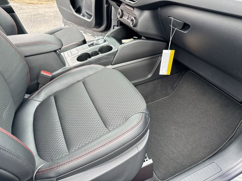 New 2025 Ford Escape ST-Line w/ Cold Weather Package AWD/4WD image 22