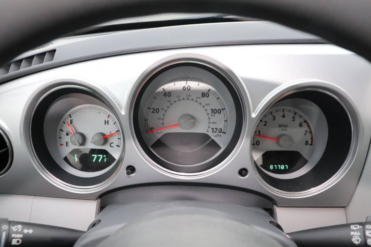 Used 2009 Chrysler PT Cruiser FWD image 19