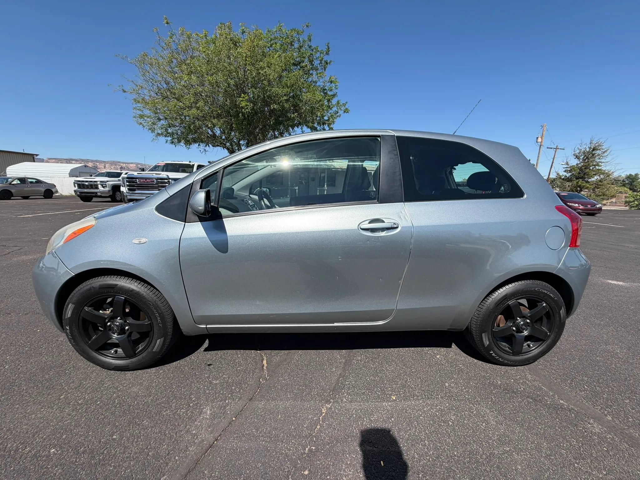 Used 2007 Toyota Yaris 2-Door Hatchback FWD image 1