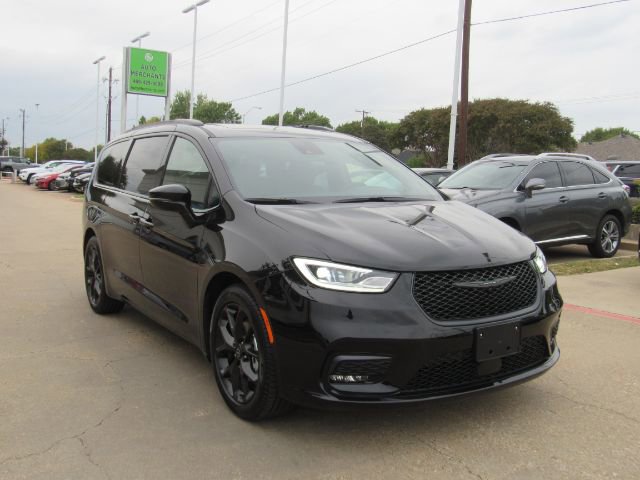 Used 2026 Chrysler Pacifica Limited w/ S Appearance Package image 5