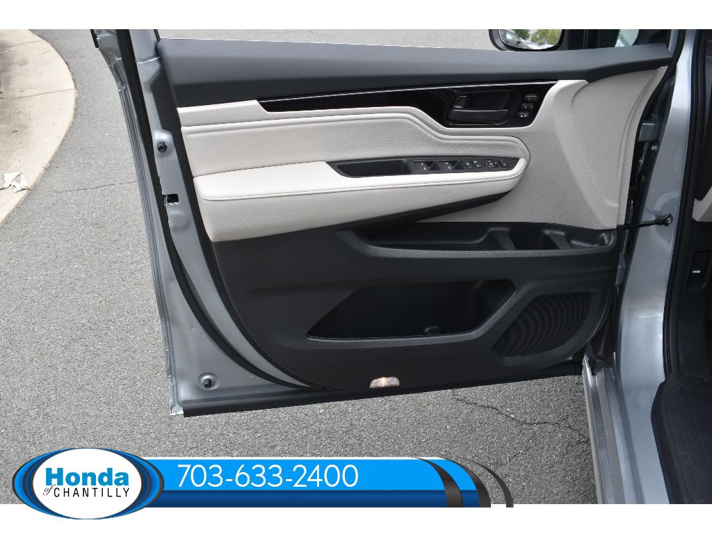New 2026 Honda Odyssey Touring image 25