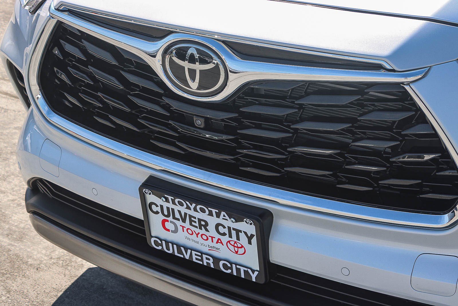 Certified 2025 Toyota Highlander Limited image 6