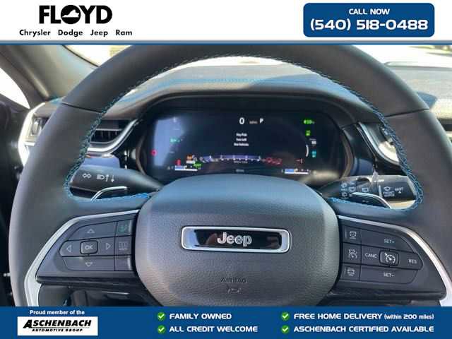 New 2024 Jeep Grand Cherokee Trailhawk w/ Advanced Protech Group II image 14