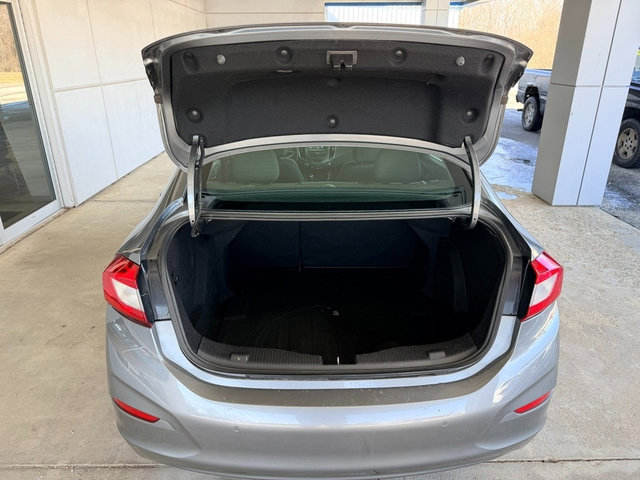 Used 2018 Chevrolet Cruze LT w/ Convenience Package image 9