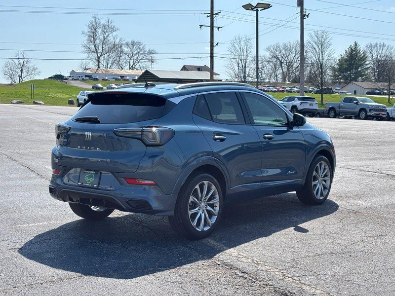 Used 2025 Buick Encore GX Avenir w/ Avenir Technology Package image 5