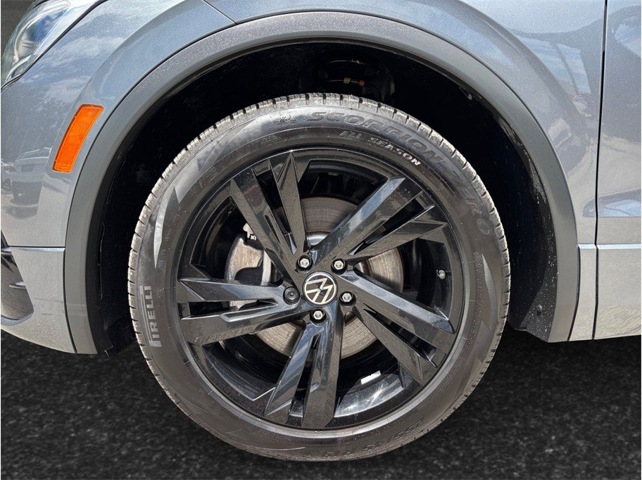 Used 2023 Volkswagen Tiguan SE R-Line FWD image 13