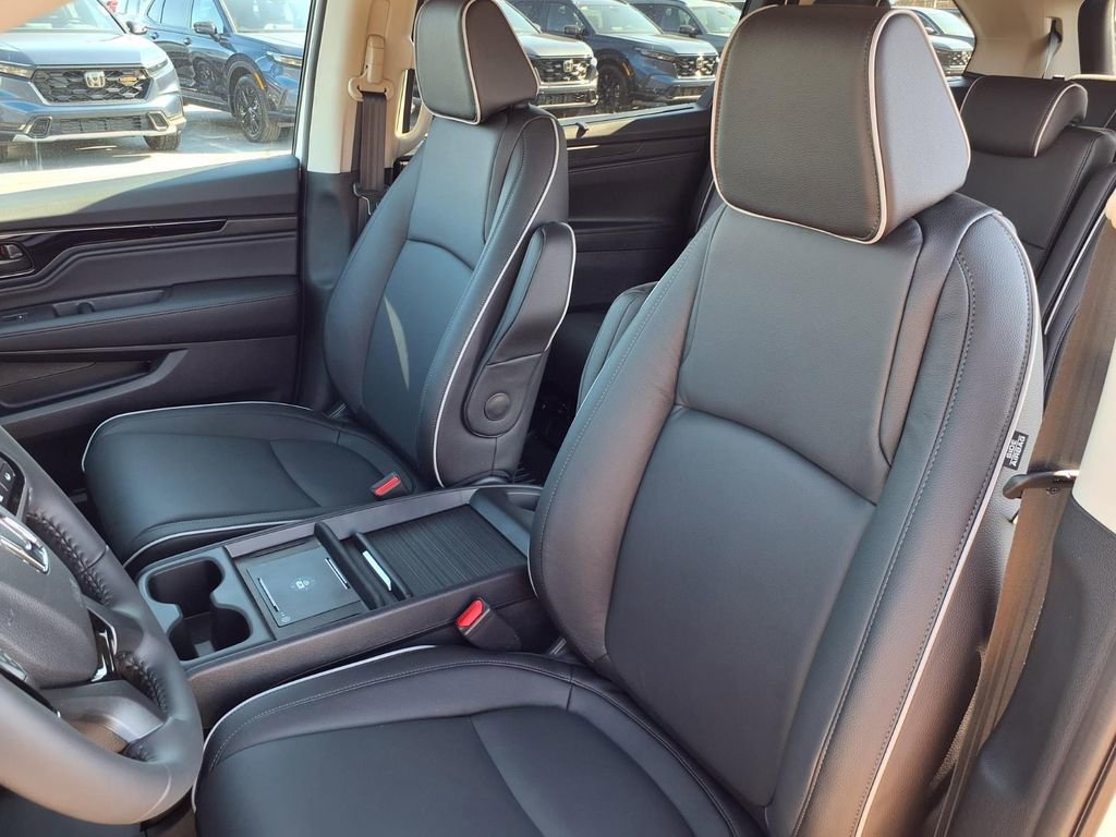 New 2026 Honda Odyssey Touring image 13