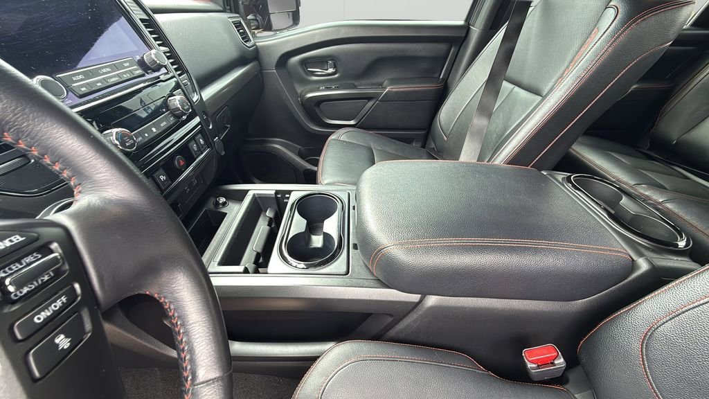 Used 2021 Nissan Titan PRO-4X w/ Pro-4x Convenience Package AWD/4WD image 11