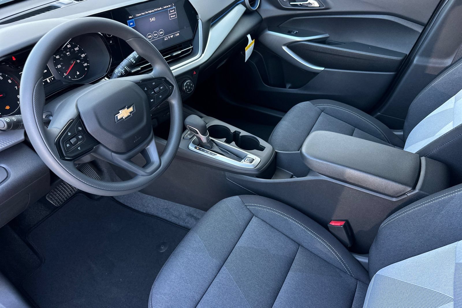New 2026 Chevrolet Trax LS w/ LS Convenience Package FWD image 10