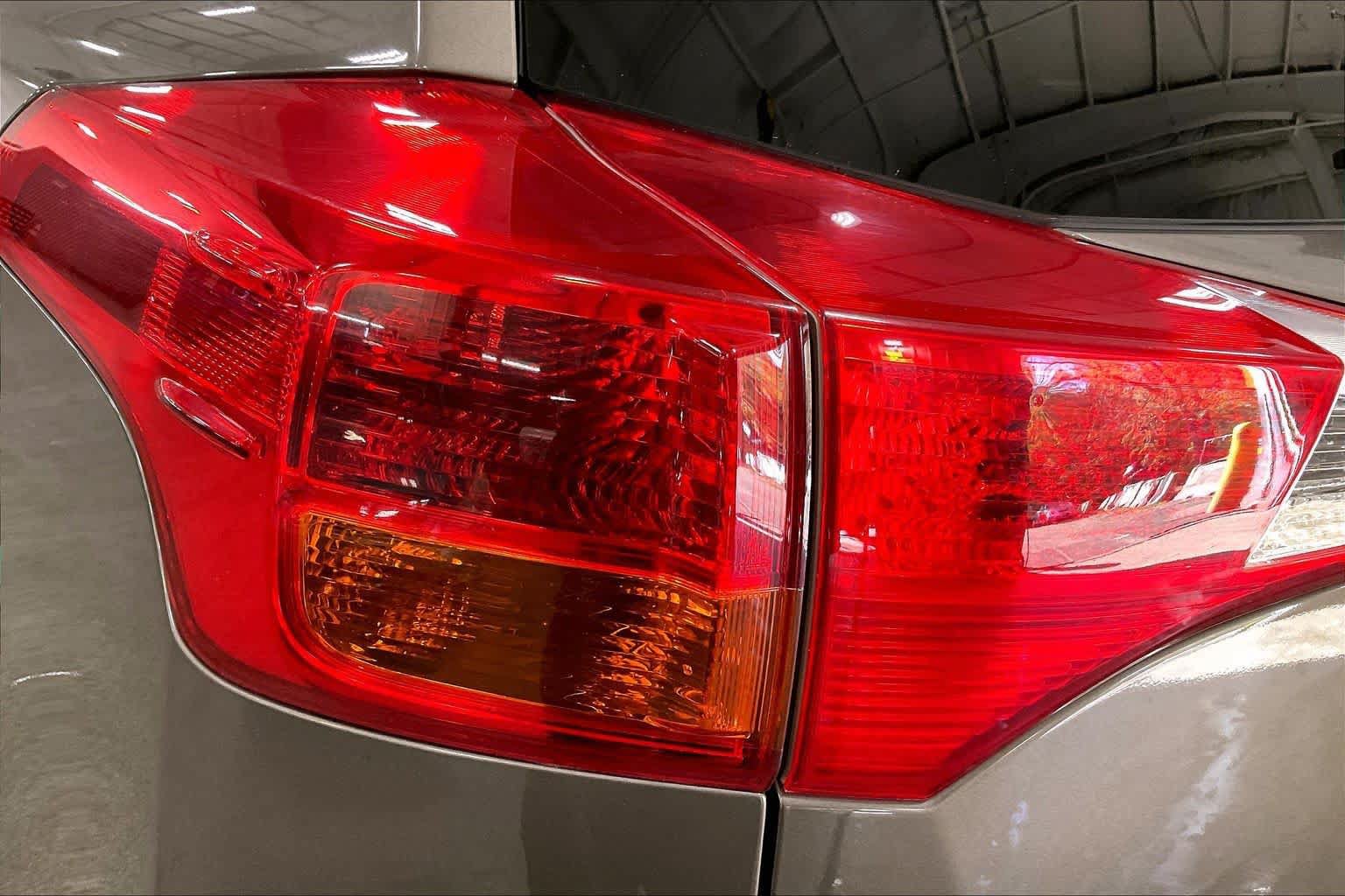 Used 2015 Toyota RAV4 XLE AWD/4WD image 28
