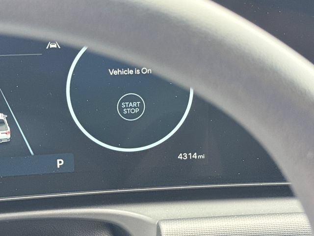 Used 2025 Hyundai Santa Cruz SEL AWD/4WD image 17