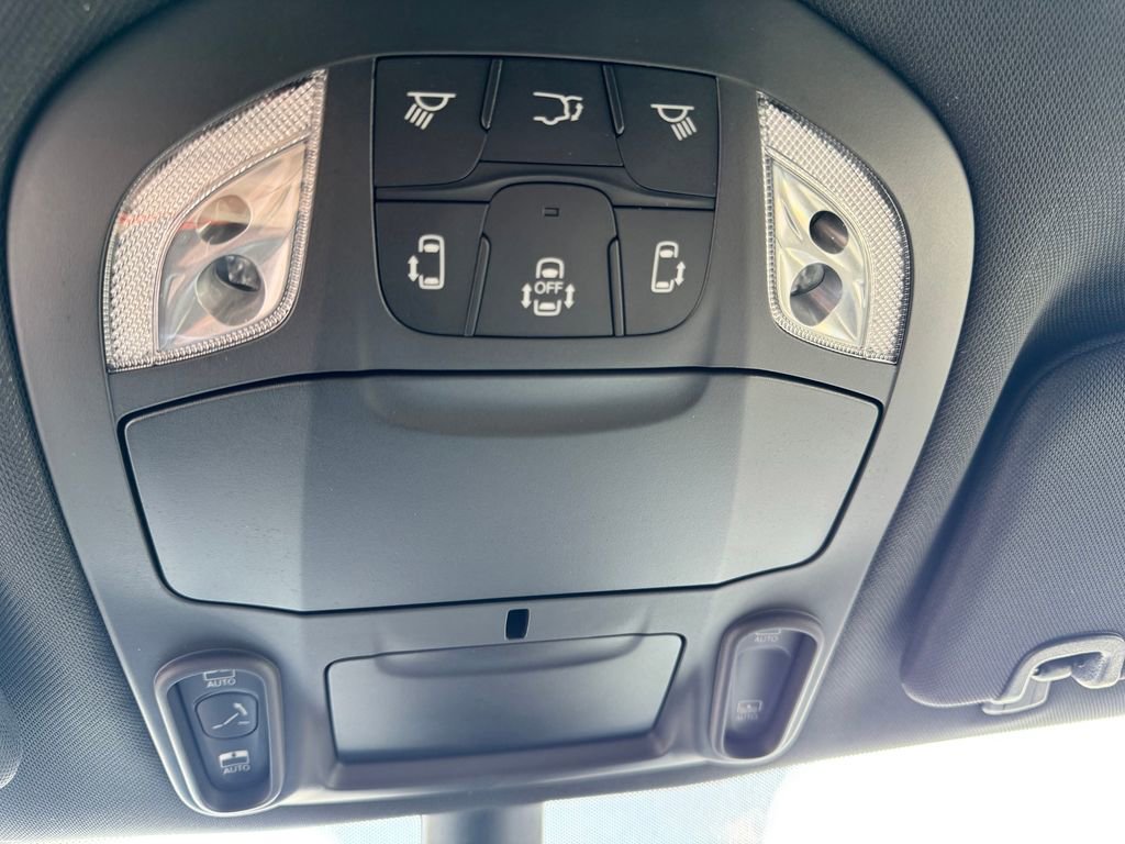 New 2026 Chrysler Pacifica Select image 21