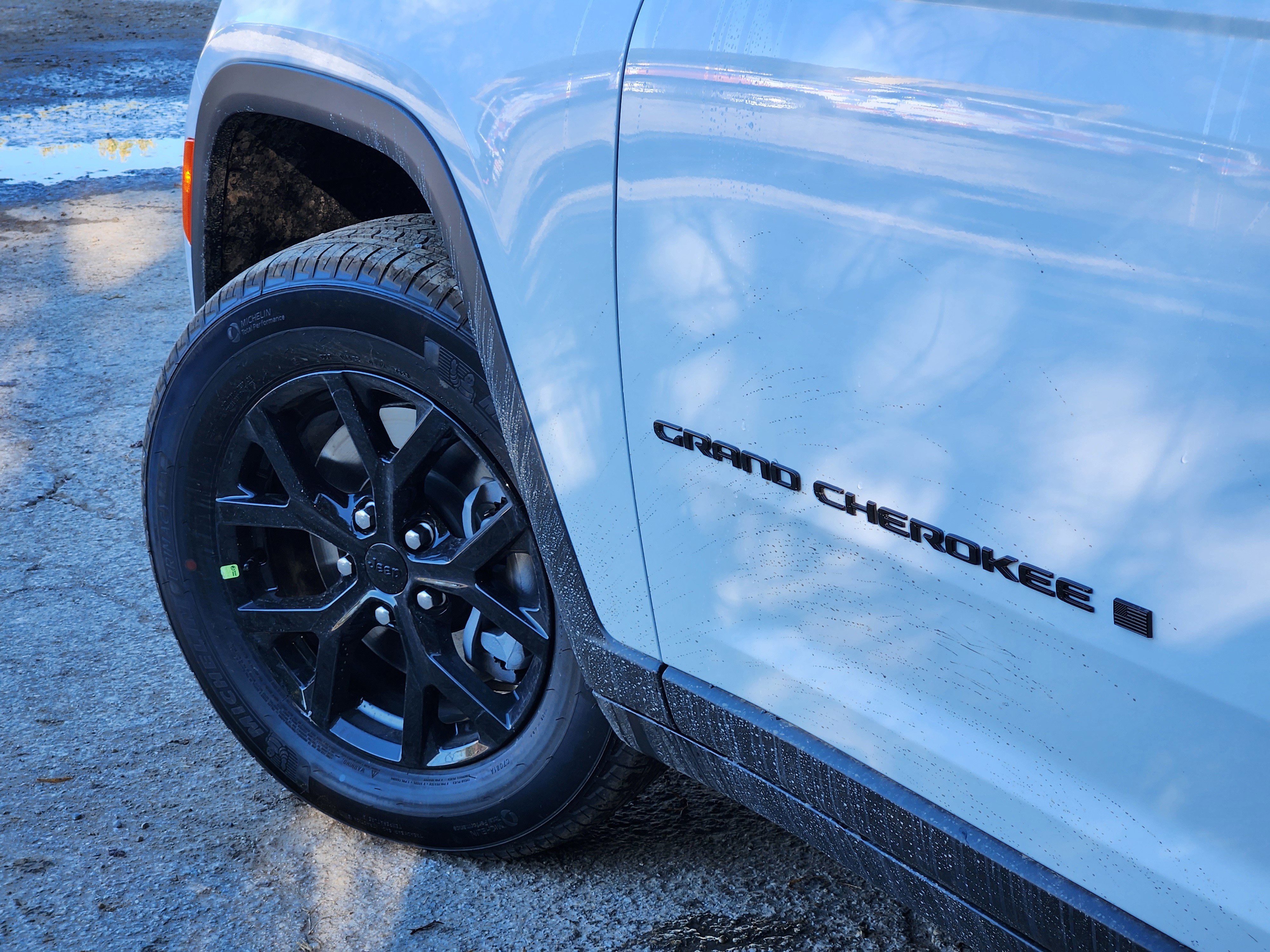 New 2025 Jeep Grand Cherokee L Altitude image 11