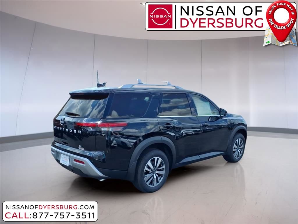 New 2025 Nissan Pathfinder SL image 3