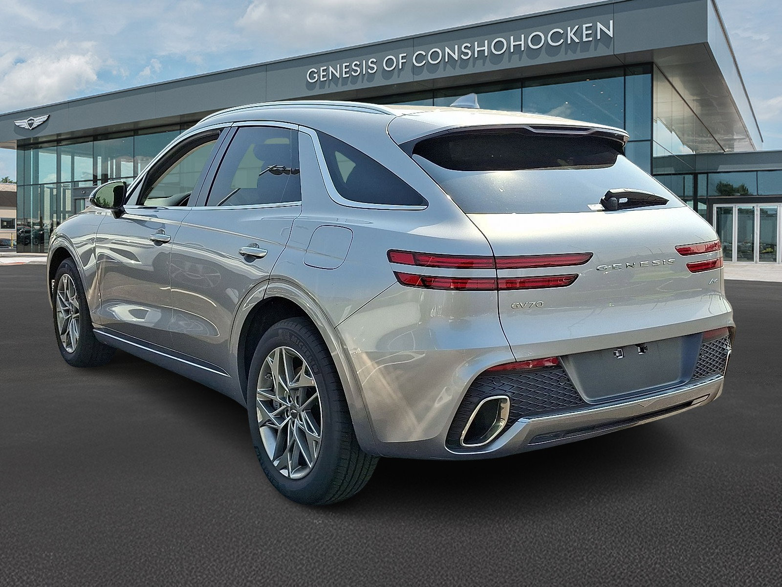 Used 2025 Genesis GV70 2.5T image 4