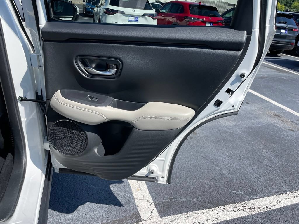 Certified 2026 Honda HR-V LX image 33