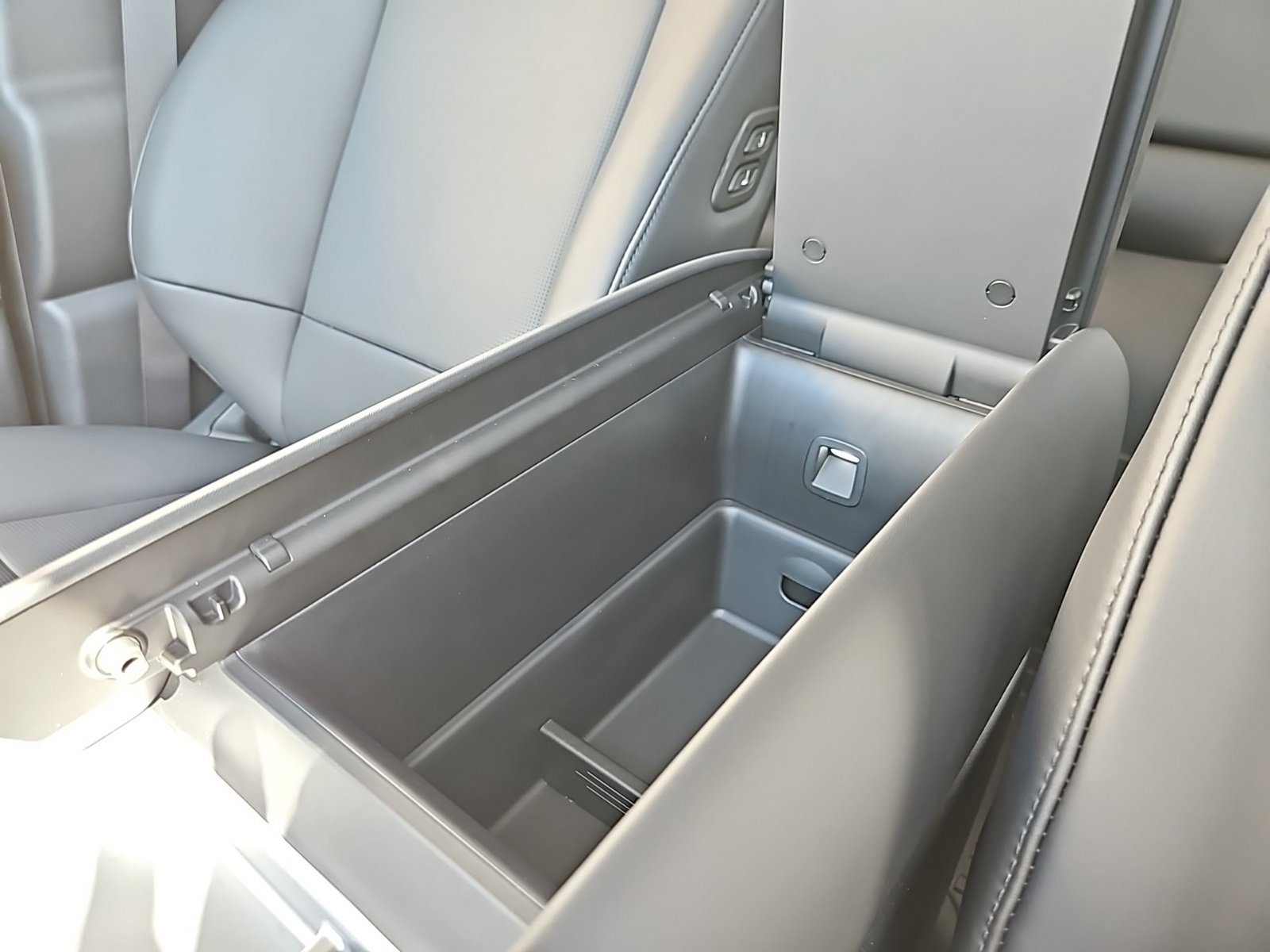 New 2026 Hyundai Ioniq 9 SEL image 19