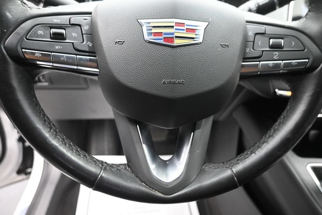 Used 2022 Cadillac XT4 Luxury w/ Cold Weather Package AWD/4WD image 19