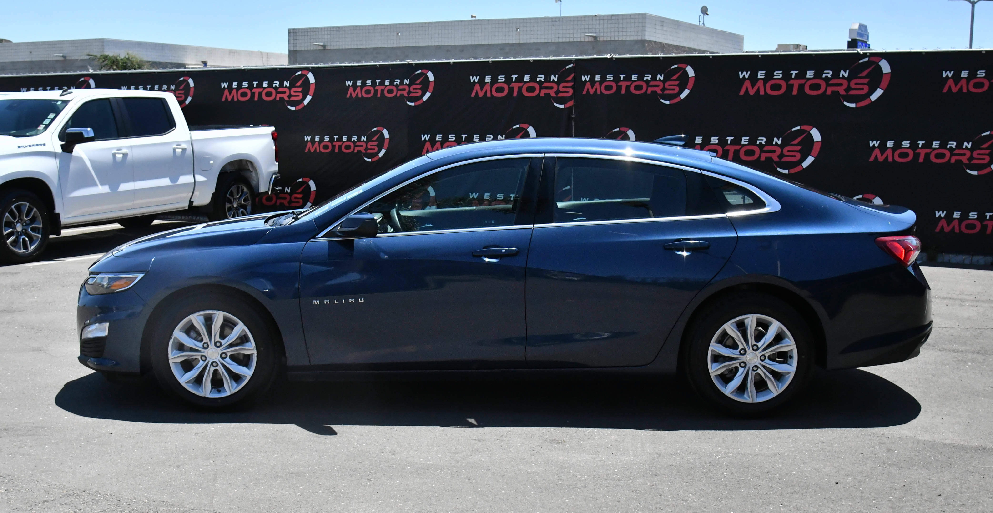 Used 2020 Chevrolet Malibu LT FWD image 4