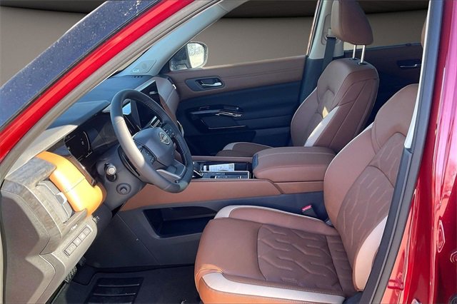 New 2026 Nissan Pathfinder Platinum image 7