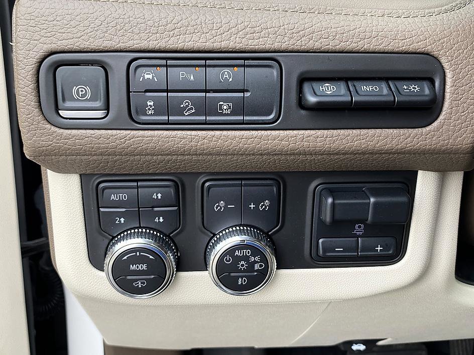 Used 2024 GMC Yukon Denali w/ Max Trailering Package image 18