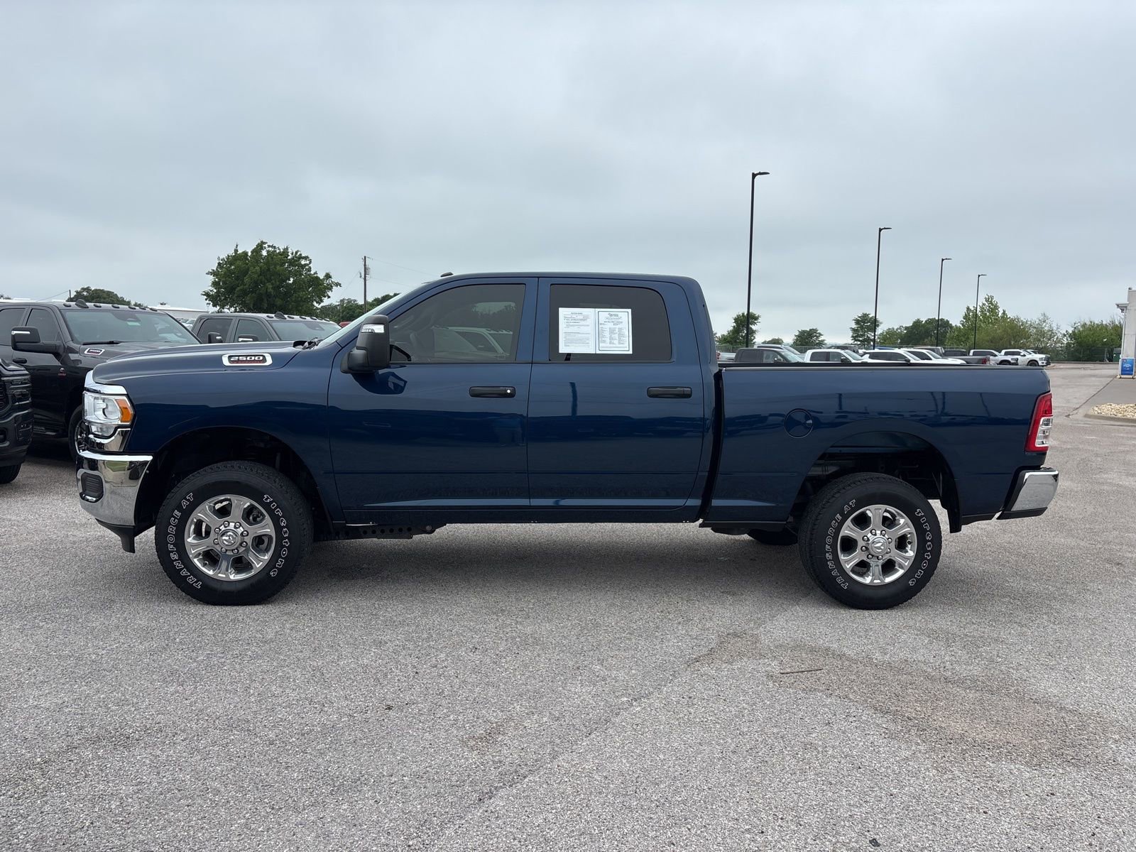 Used 2024 RAM 2500 Tradesman w/ Chrome Appearance Group AWD/4WD image 2