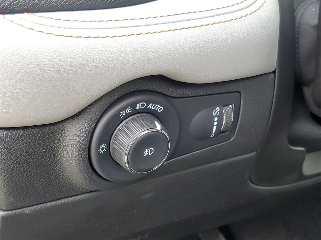 Used 2022 Dodge Durango R/T w/ Trailer Tow Group IV image 14