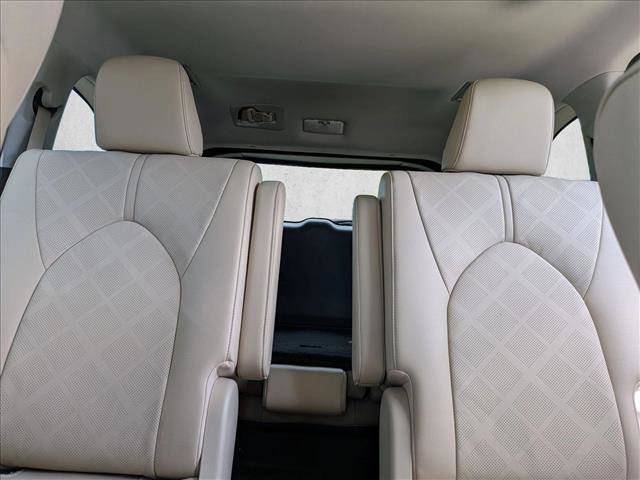 Used 2023 Toyota Highlander Platinum image 17