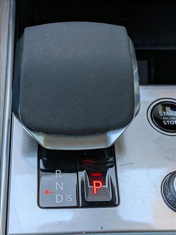 Used 2023 Land Rover Range Rover SE image 16