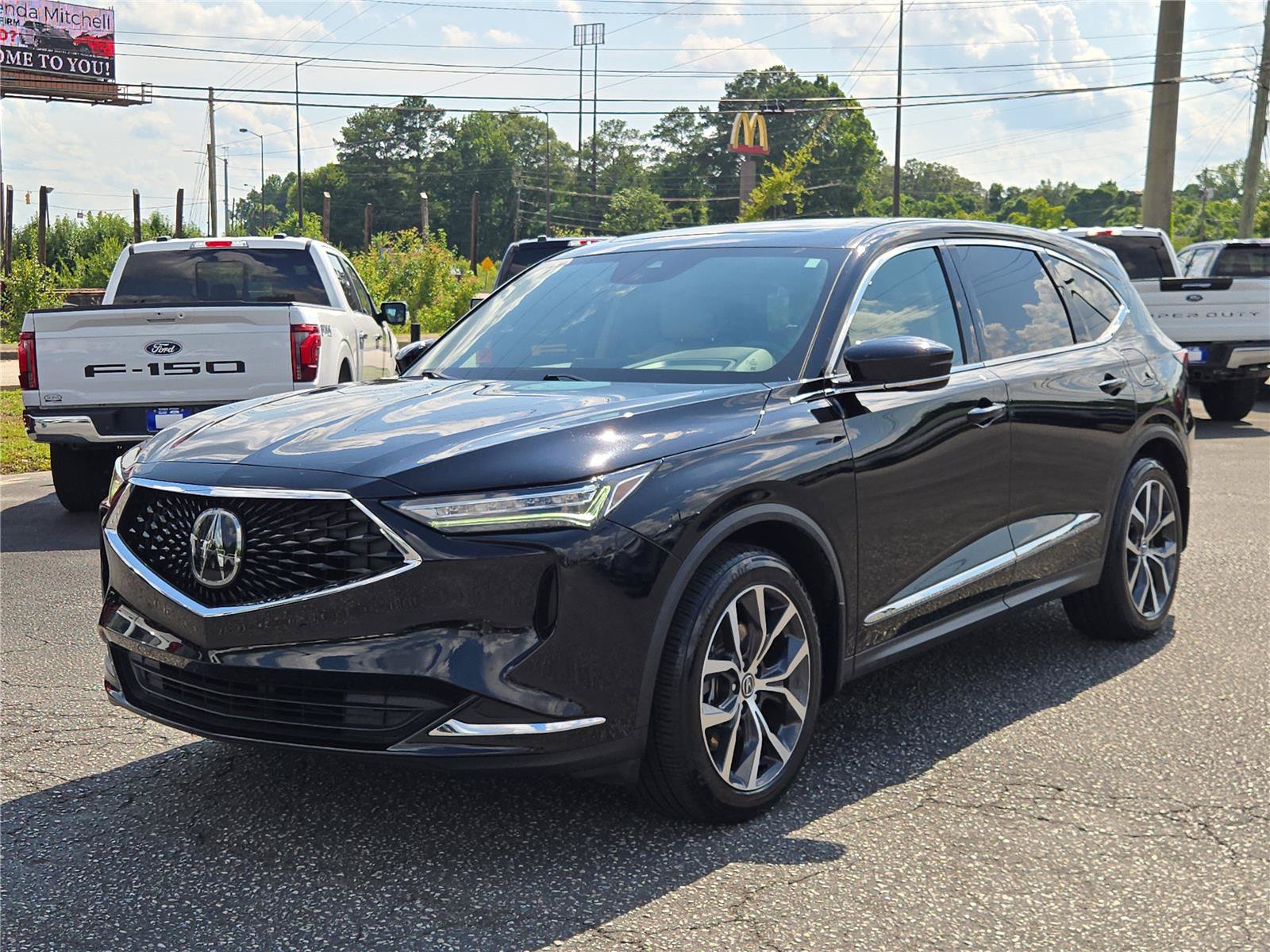 Used 2023 Acura MDX w/ Technology Package FWD image 2
