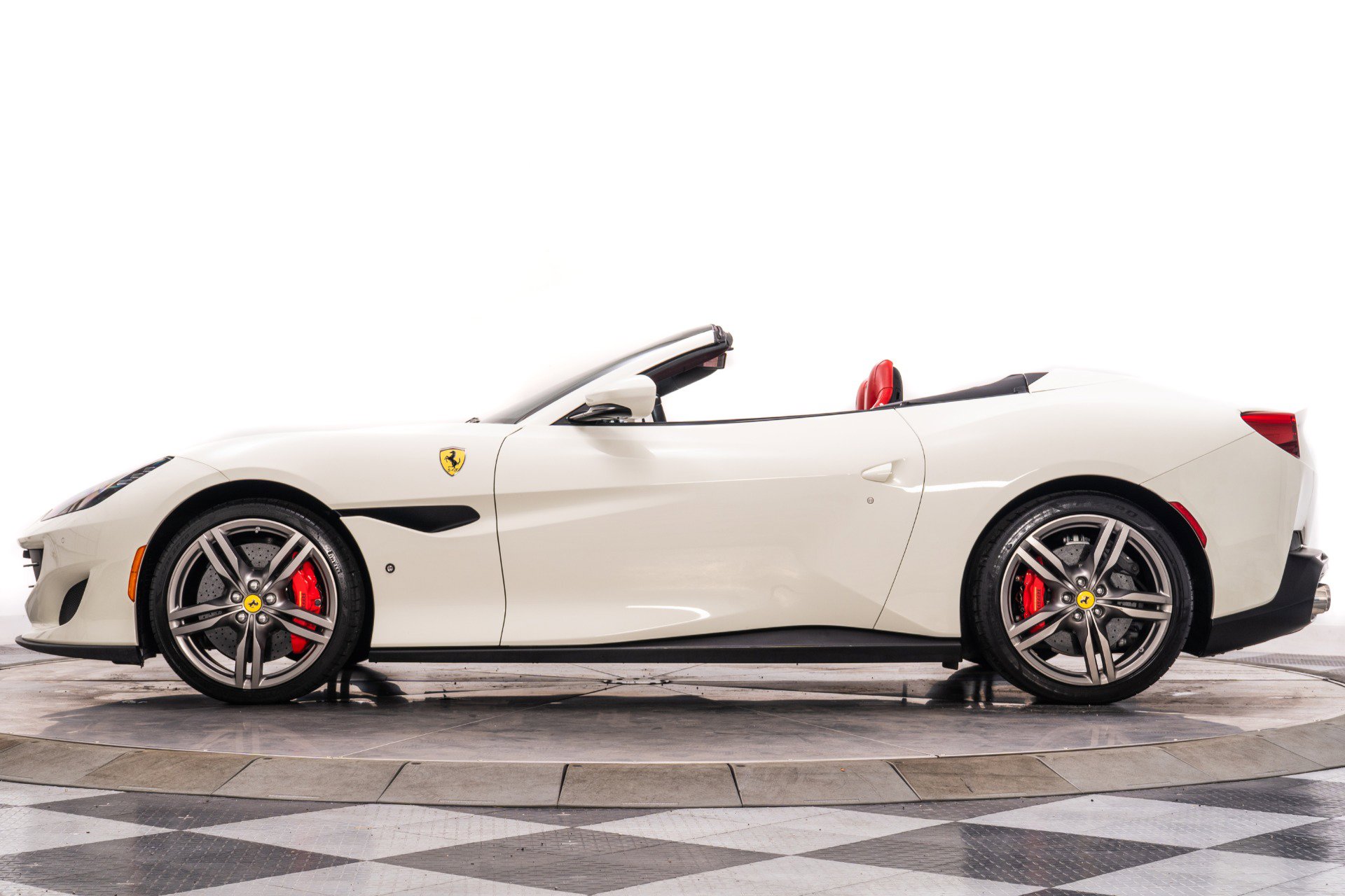 Used 2020 Ferrari Portofino image 6