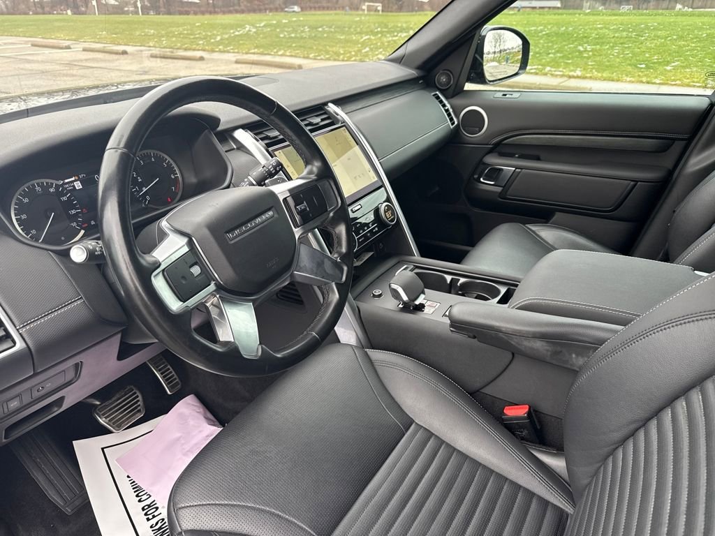 New 2023 Land Rover Discovery S R-Dynamic image 11
