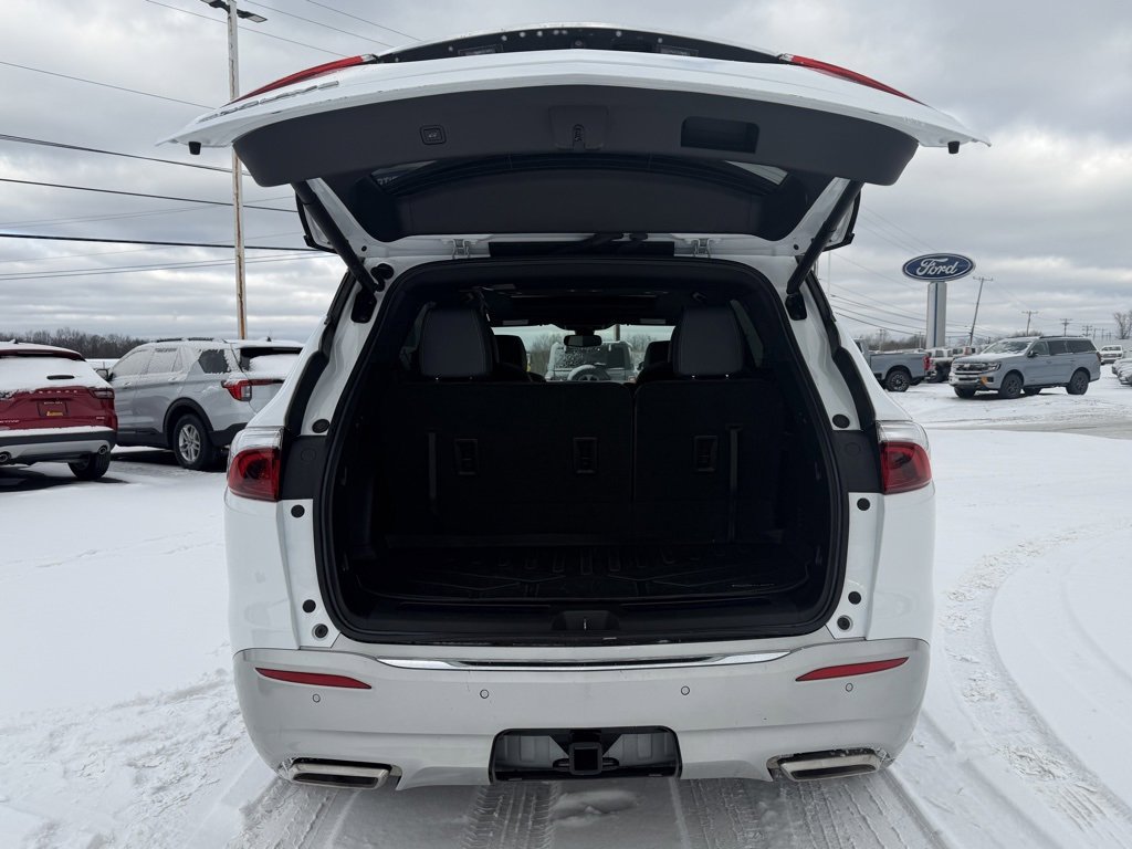 Used 2023 Buick Enclave Essence w/ Experience Buick Package image 5