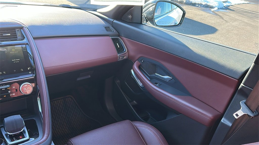 Used 2024 Jaguar E-PACE R-Dynamic SE image 21
