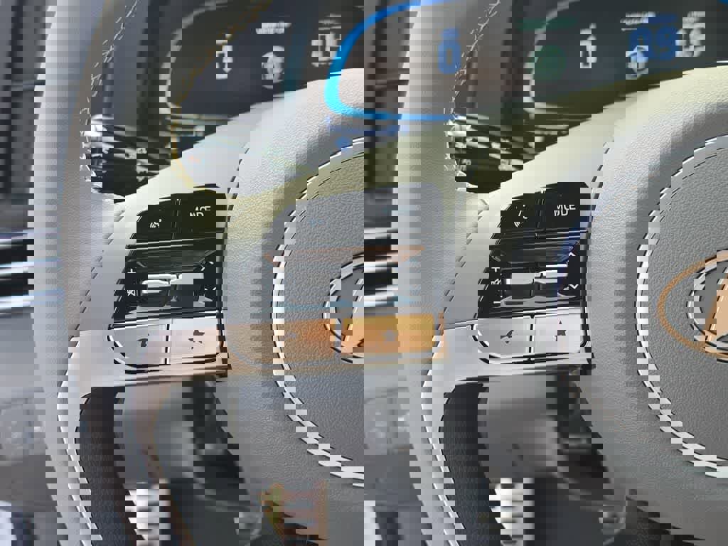 New 2026 Hyundai Elantra Sport FWD image 23