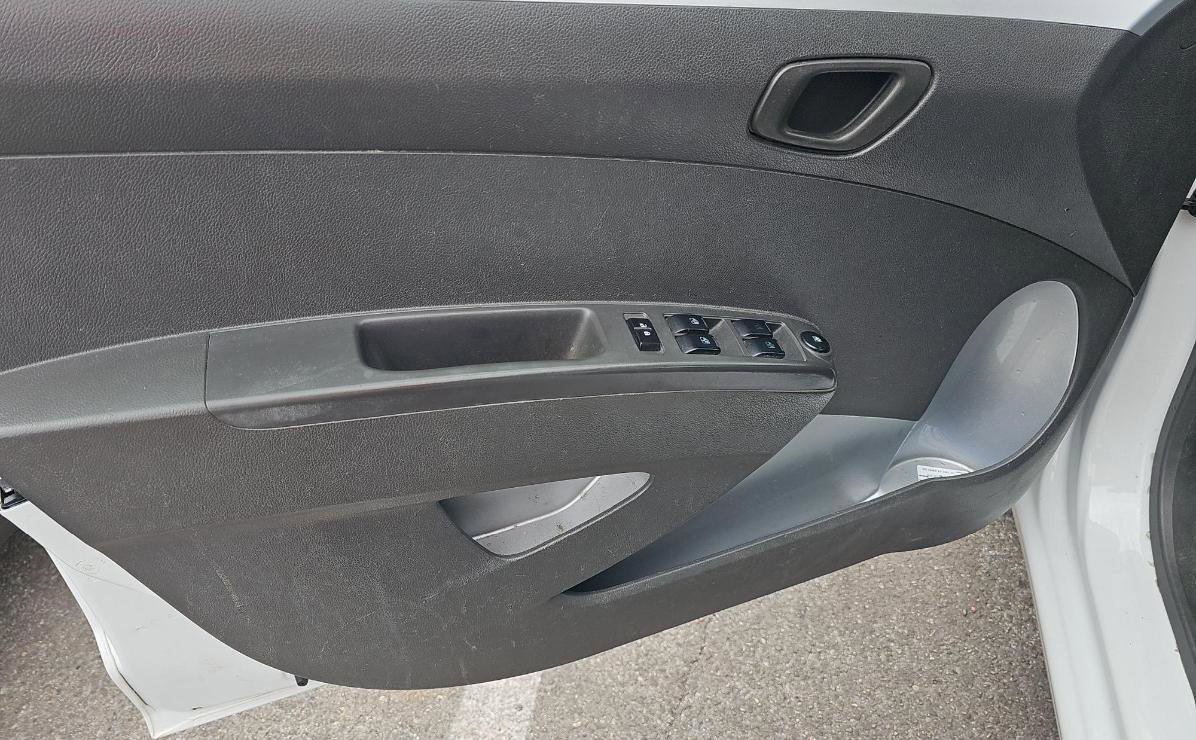 Used 2014 Chevrolet Spark LT image 9