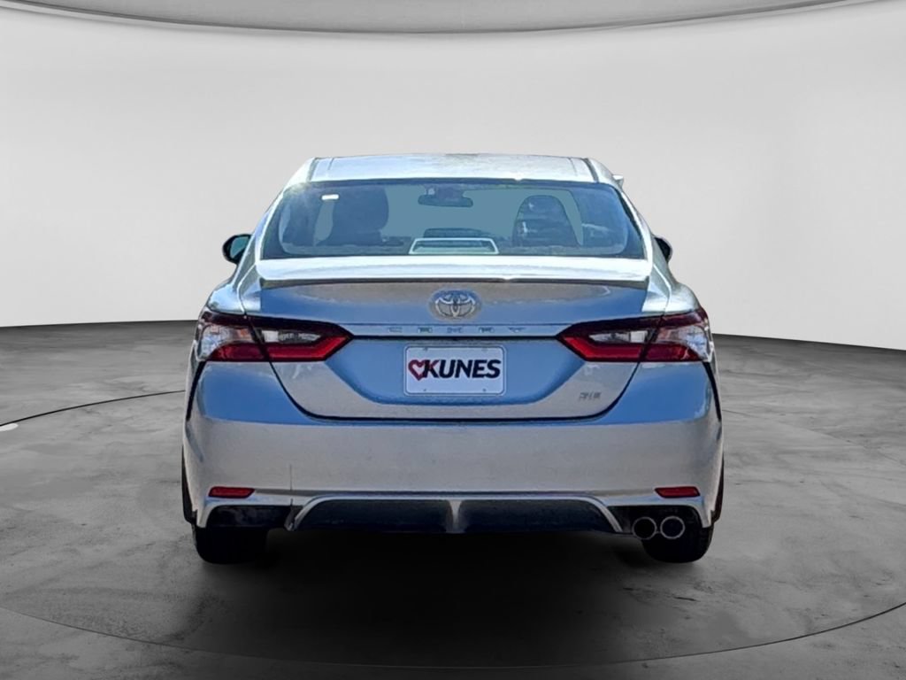 Used 2024 Toyota Camry SE FWD image 9
