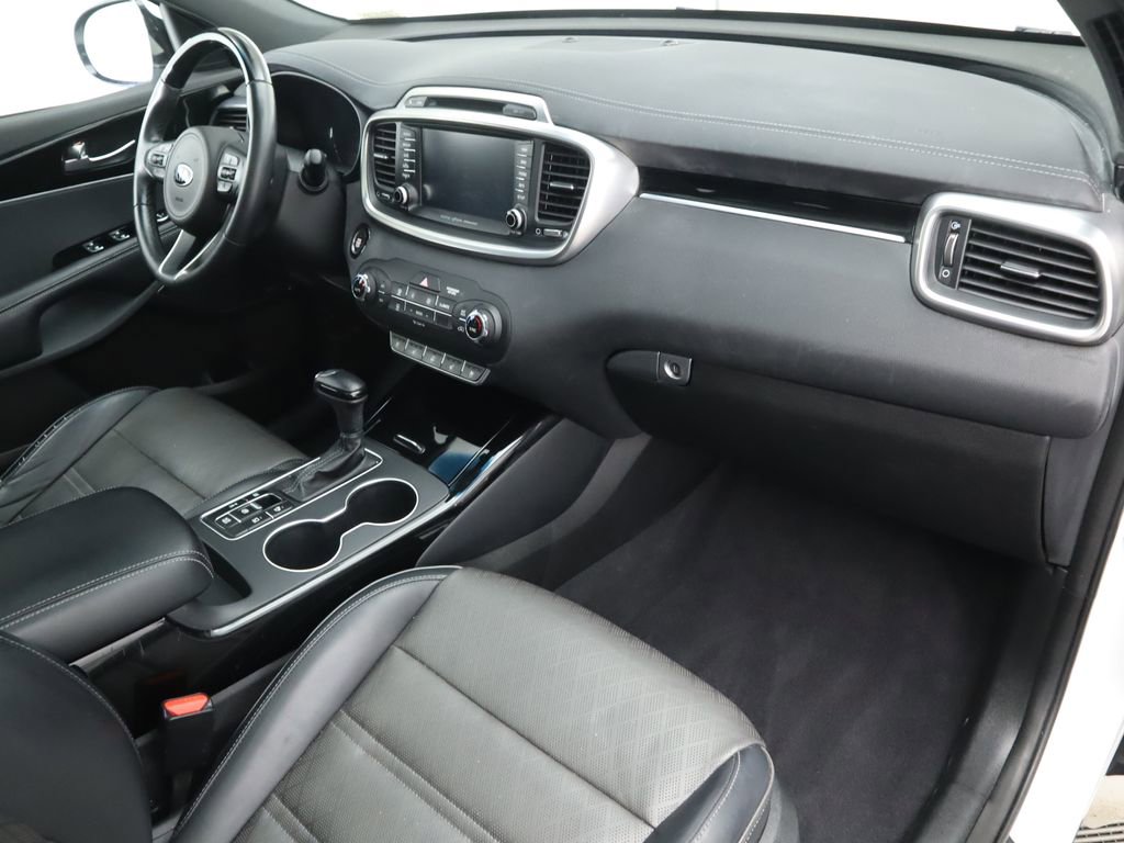 Used 2018 Kia Sorento SX image 18