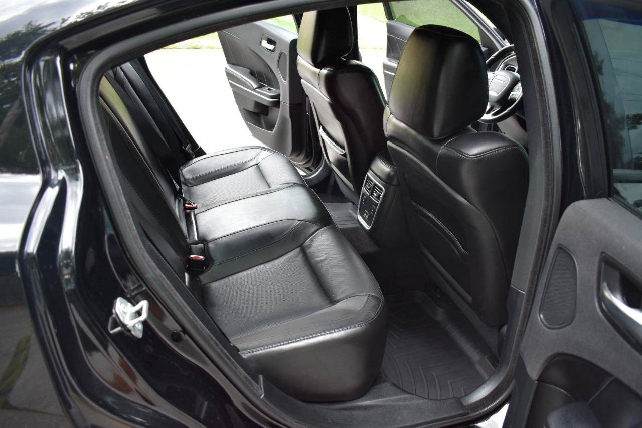 Used 2018 Dodge Charger R/T w/ Premium Group RWD image 25