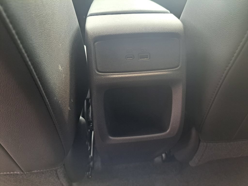 Used 2025 Chevrolet Trax RS w/ Sunroof Package FWD image 28