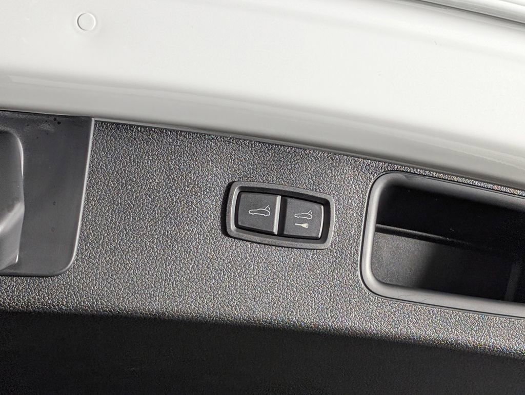 New 2026 Porsche Macan S image 18