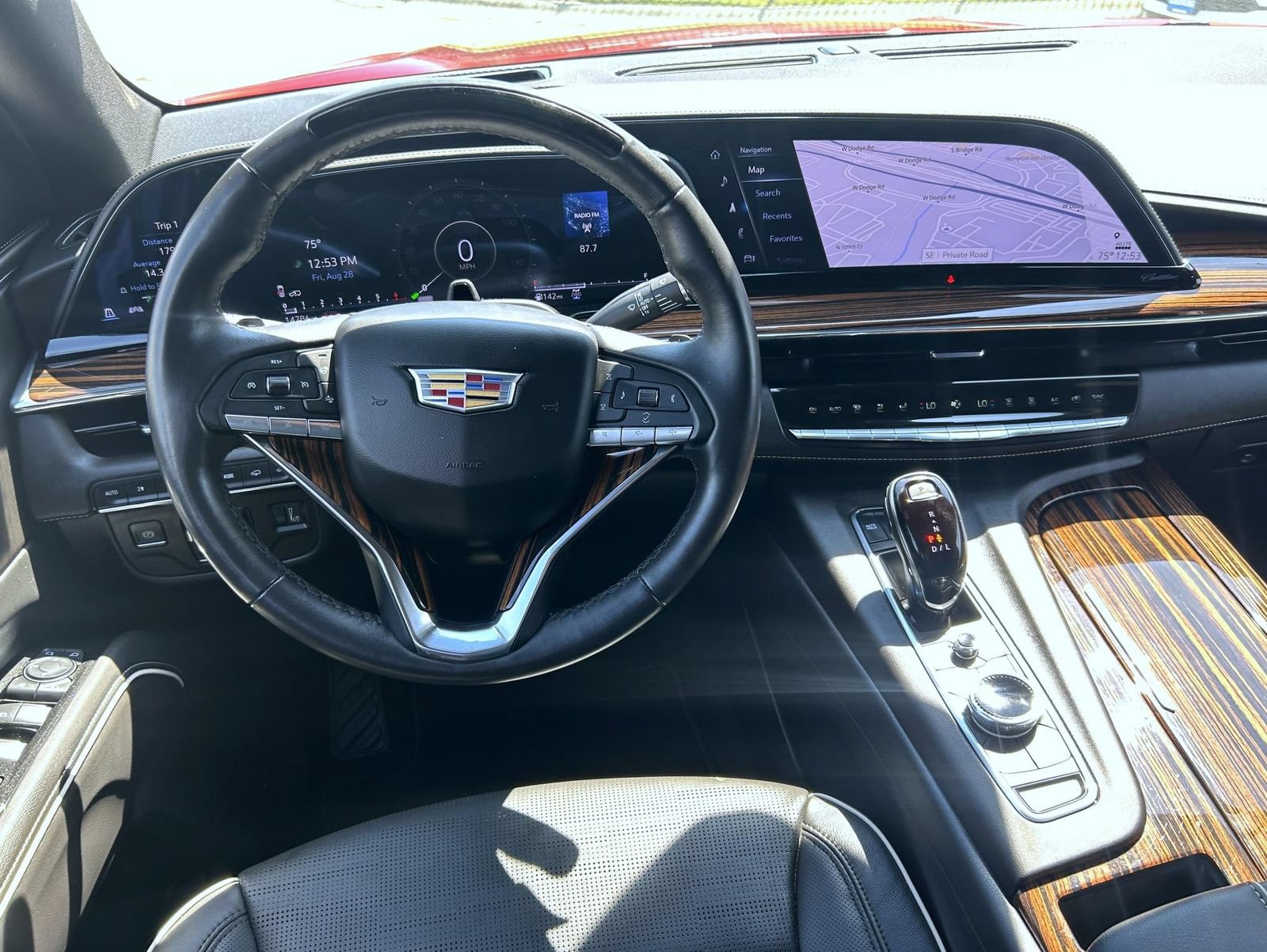Certified 2024 Cadillac Escalade Premium Luxury w/ Performance Package AWD/4WD image 22