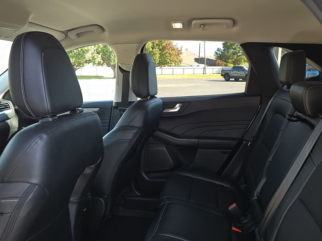 Used 2022 Ford Escape SEL image 16