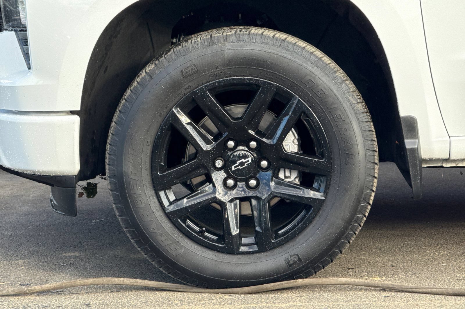 Used 2025 Chevrolet Silverado 1500 Custom AWD/4WD image 25