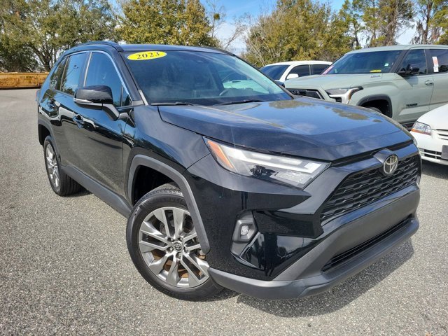 Used 2023 Toyota RAV4 XLE Premium image 8