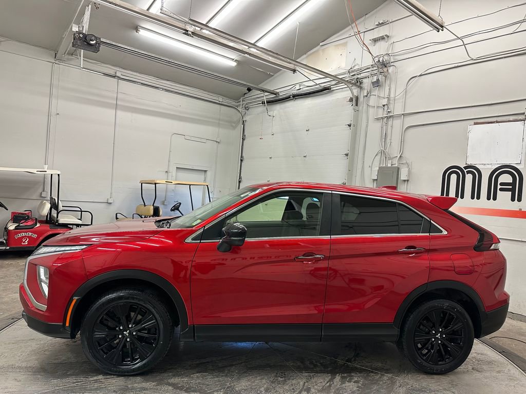 Used 2022 Mitsubishi Eclipse Cross LE image 13